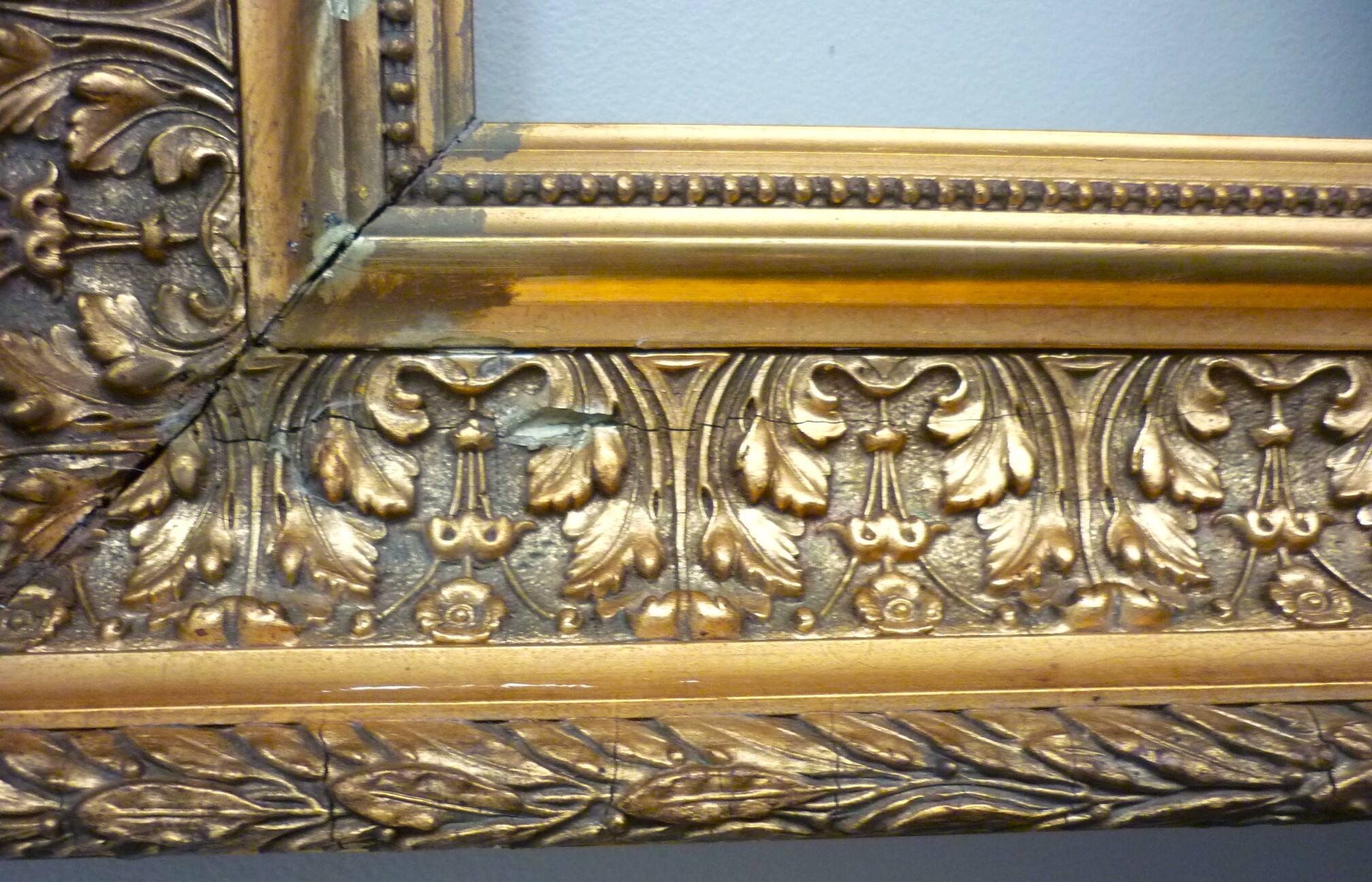 Antique gilded frame in wood and stucco, carved, original gilding