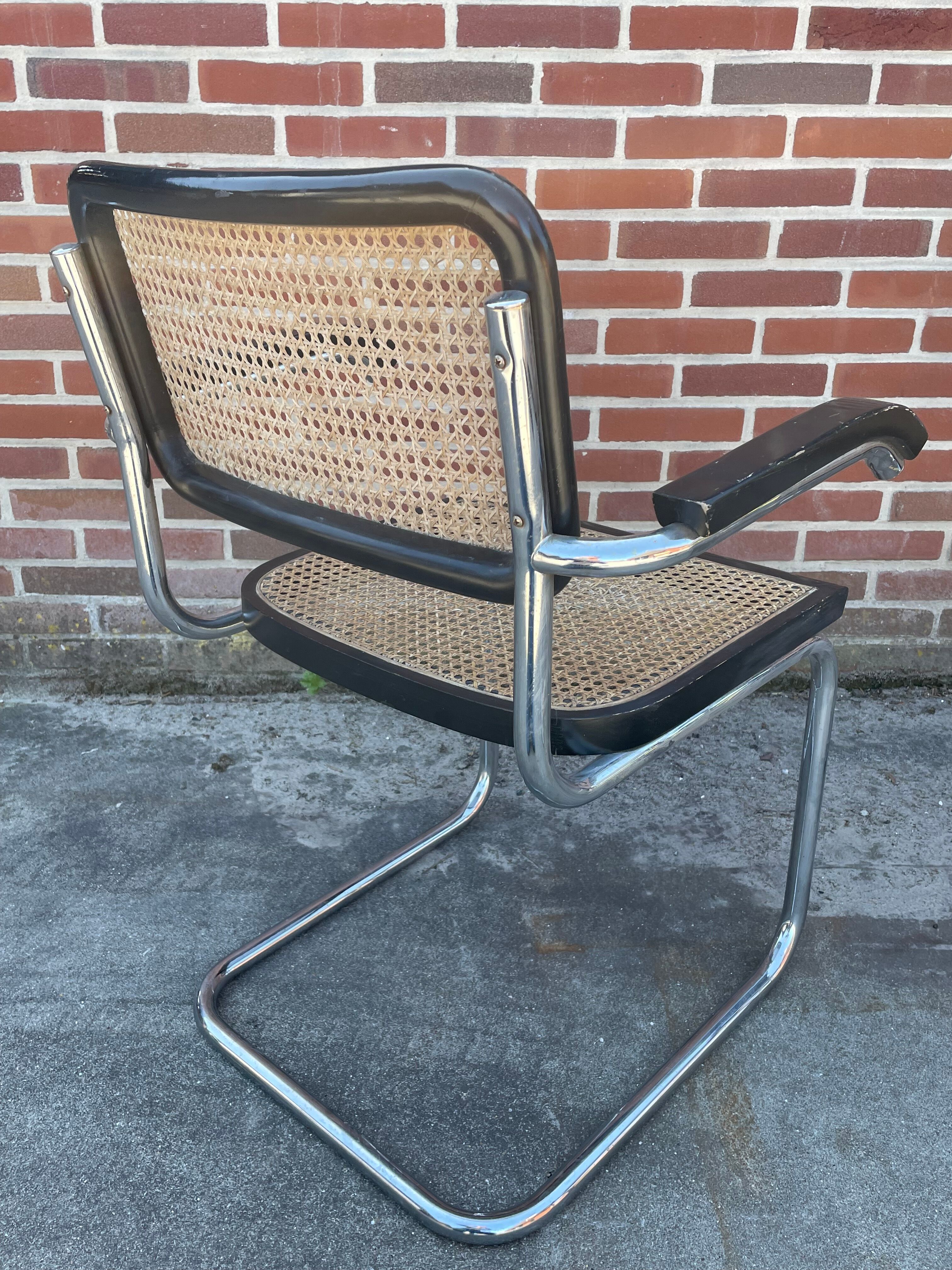 Set of 4 chairs model B64 Cesca with armrests in Black and Chrome