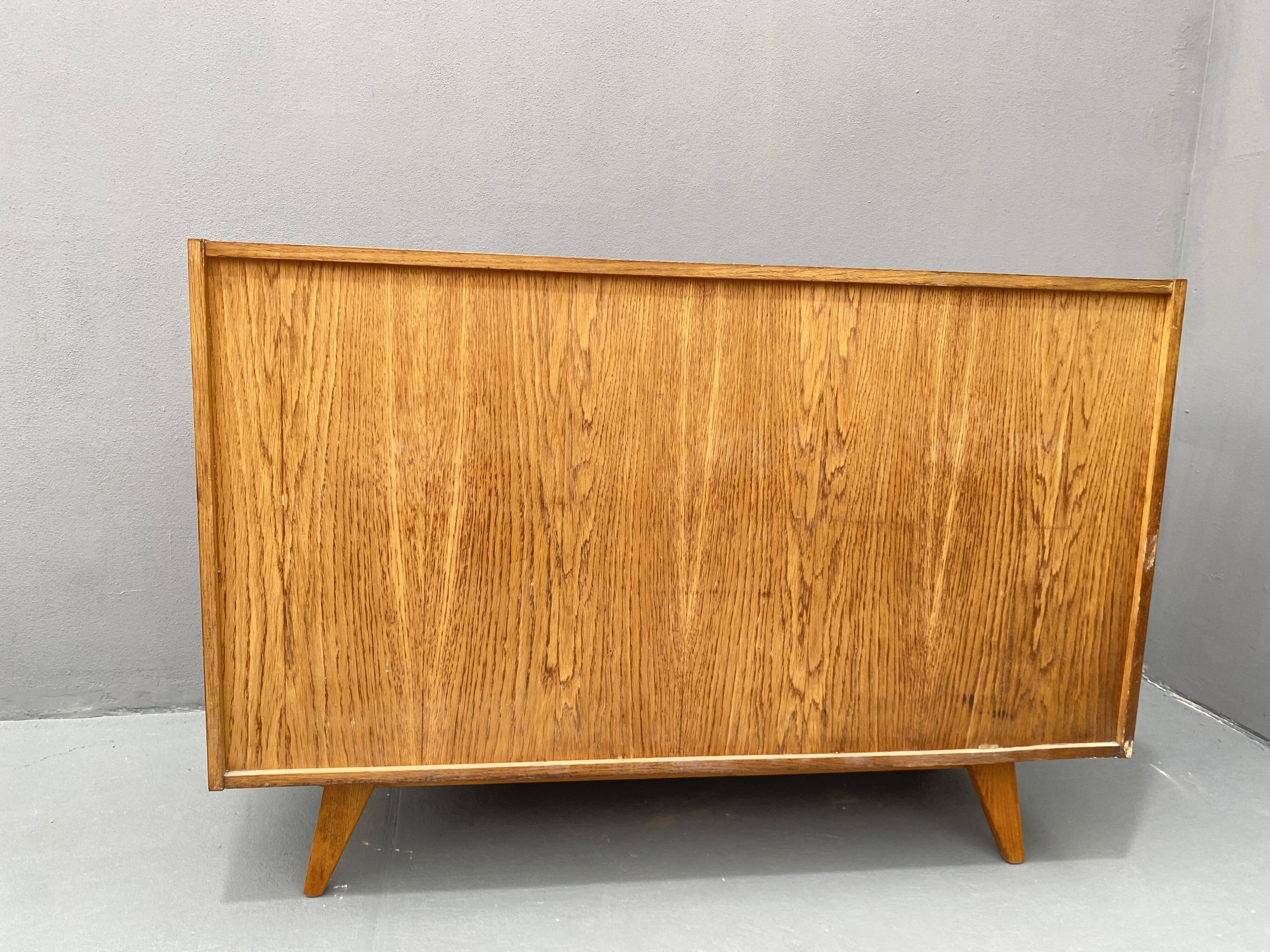 Buffet du milieu du siècle entièrement restauré U-452 par Jiří Jiroutek, années 1960, Tchécoslovaquie