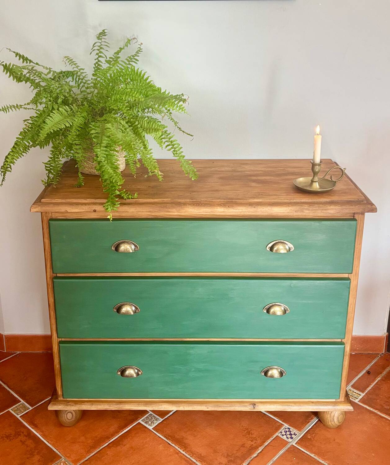Petite commode rustique