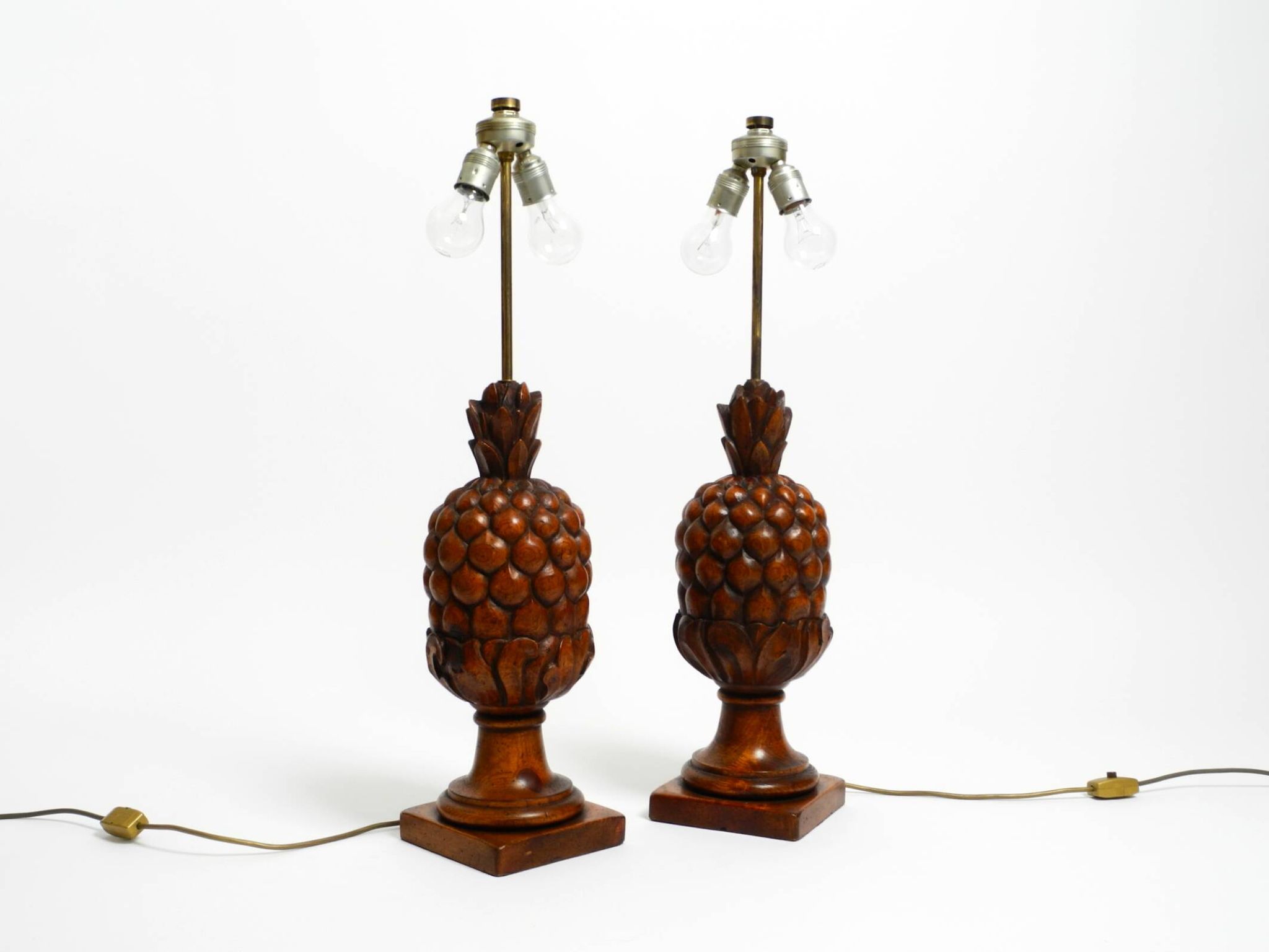 Paire de grandes lampes de table "Ananas" très décoratives de style Mid-Century Modern.