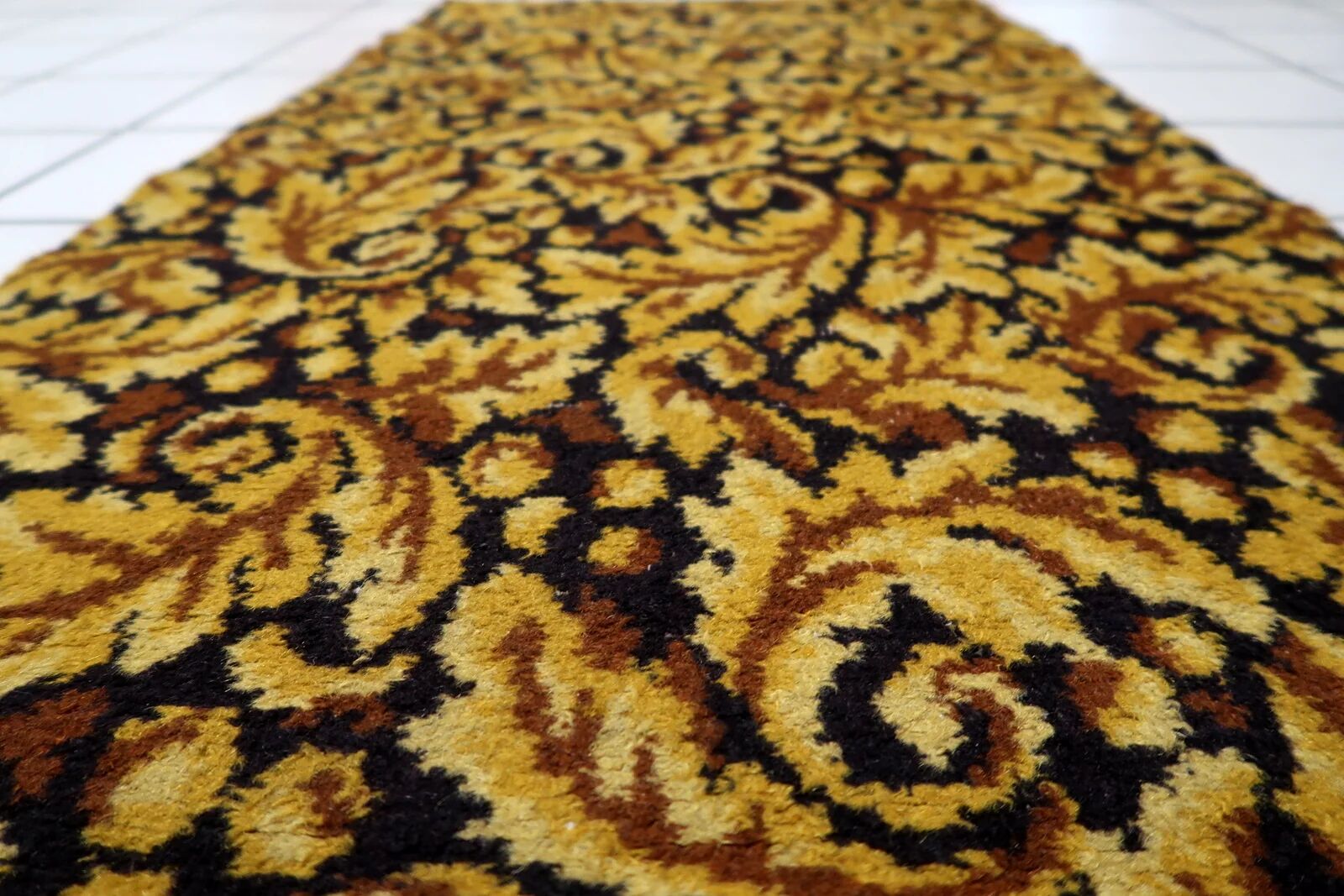 1960s German acrylic rug with gold and brown 2.2' x 4.1 - 1C1287