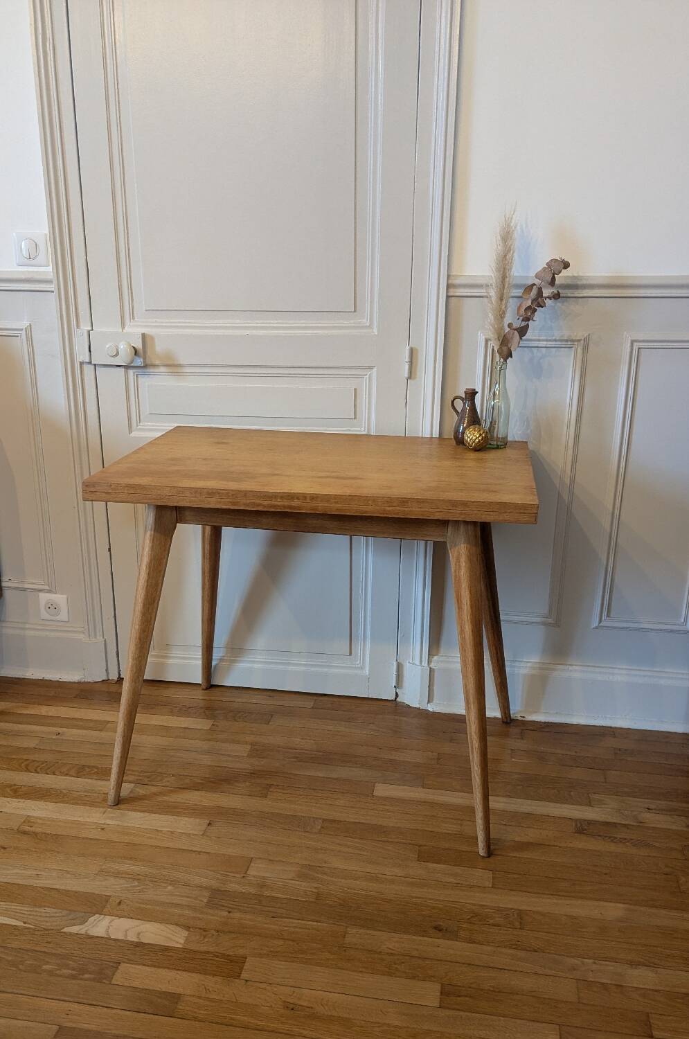 Vintage extendable table