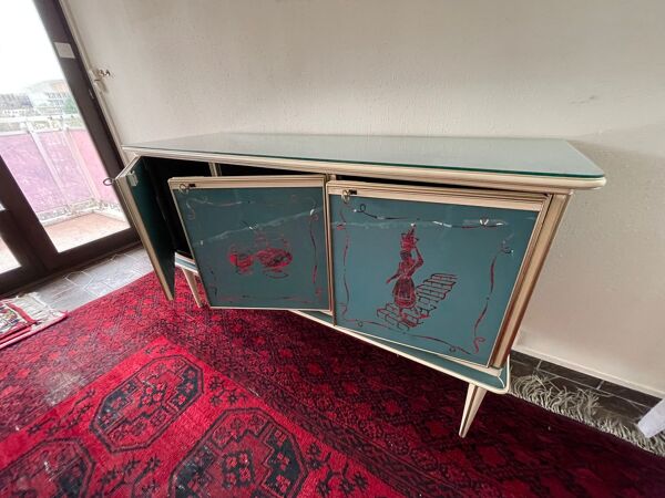 Umberto Mascagni pour Harrods Londres — Buffet trois portes