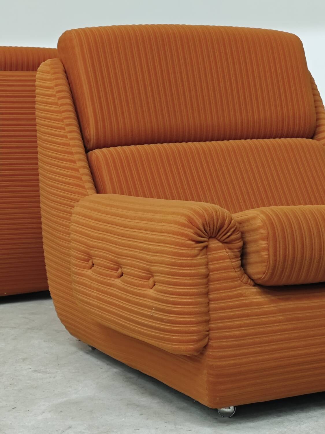 Paire de fauteuils Atlantis Orange République Tchèque 1970