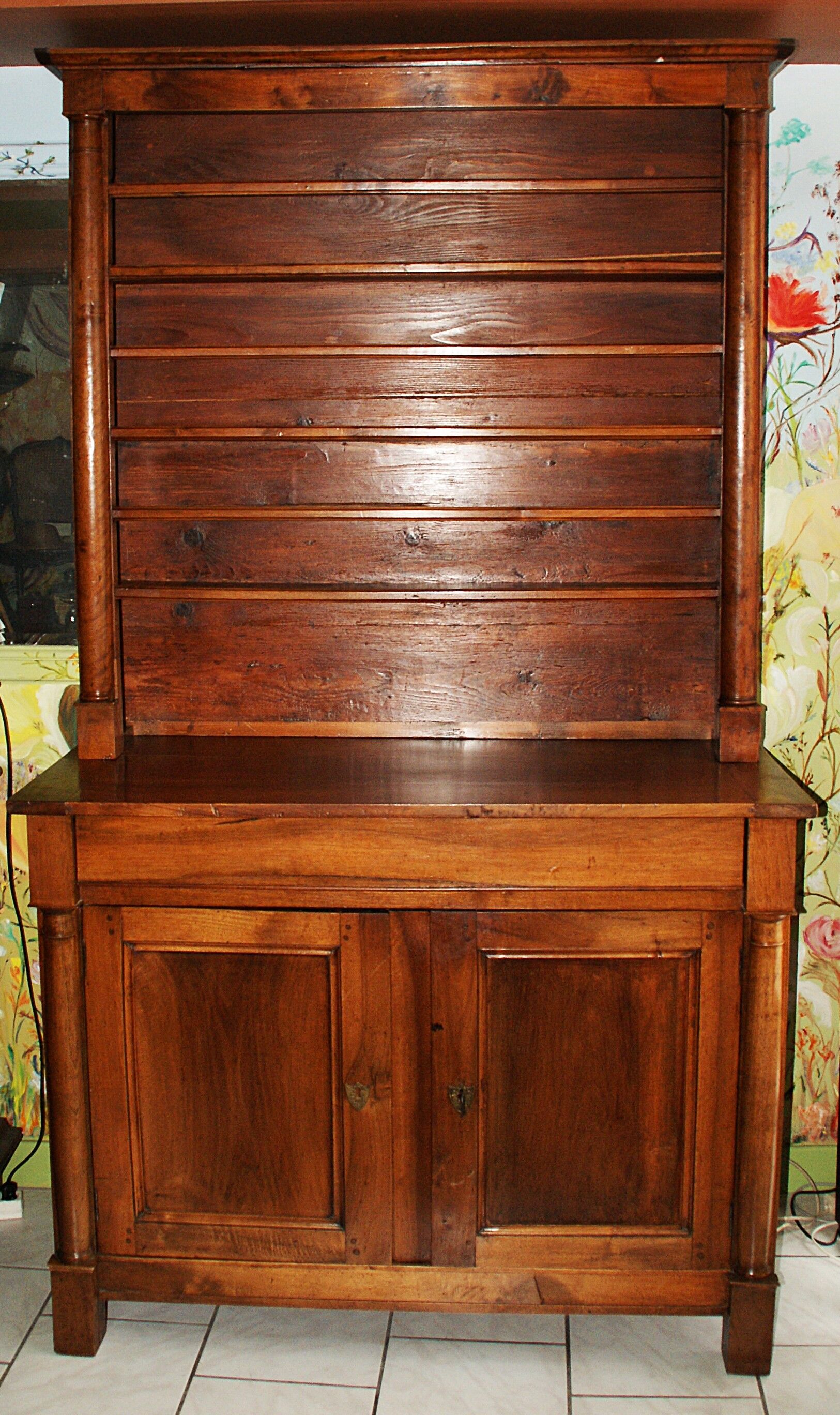 Sideboard with half-columns in walnut, Empire period.