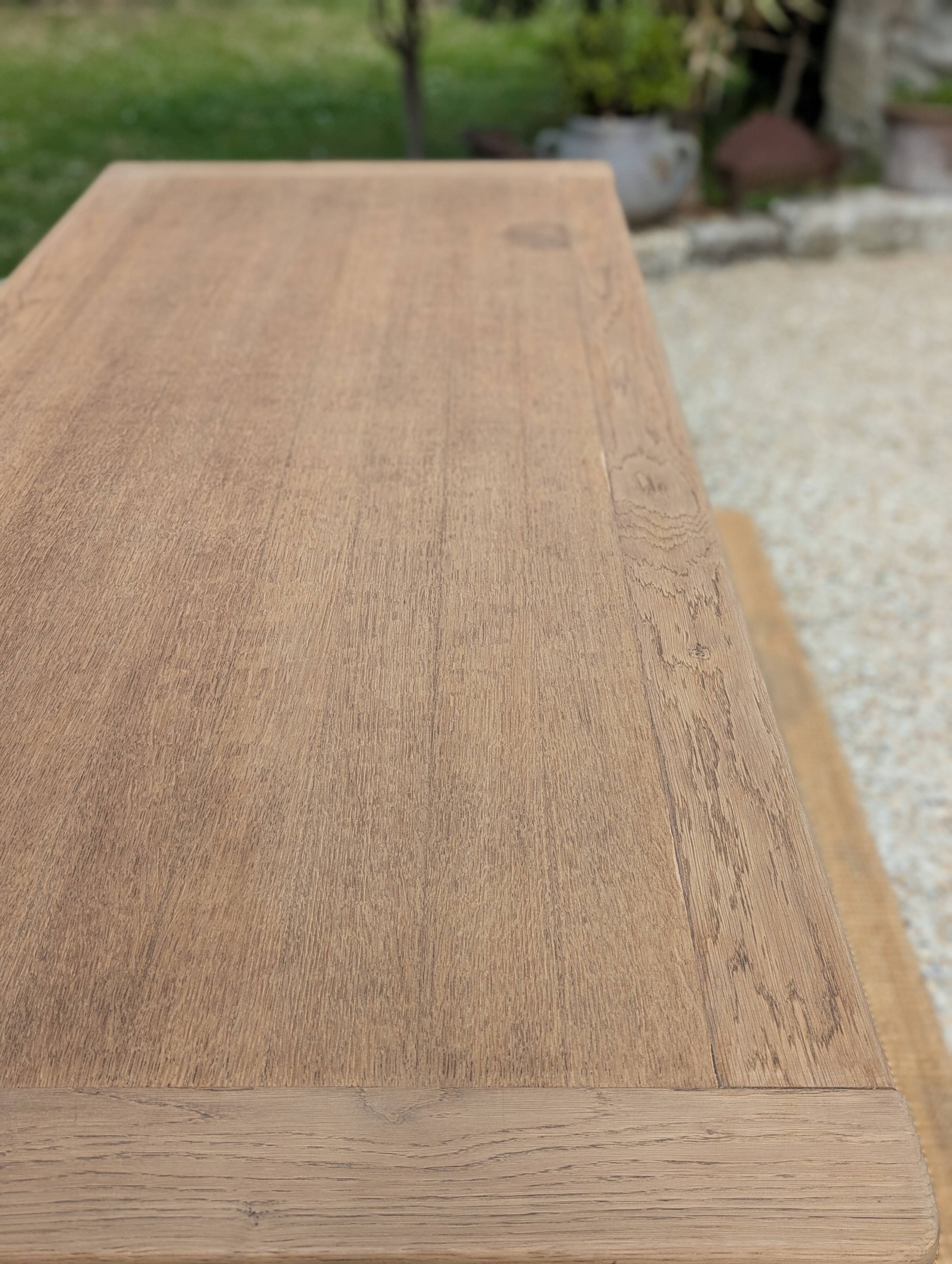Farm table