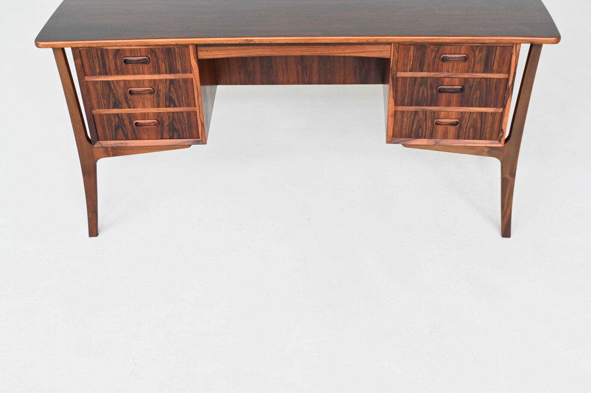 Svend Aage Madsen writing desk in rosewood H.P. Hansen Denmark 1960