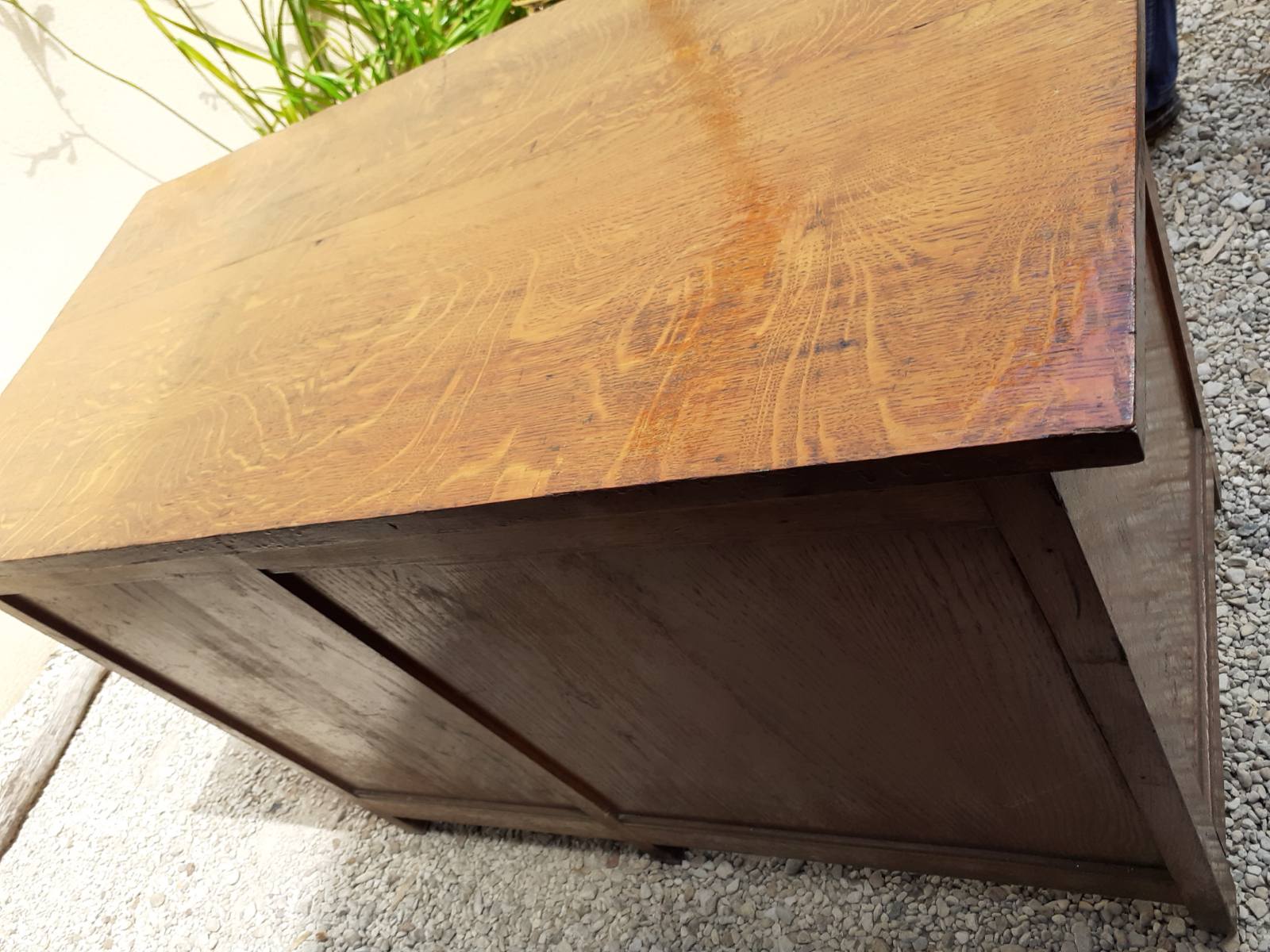 Oak desk with a sliding curtain