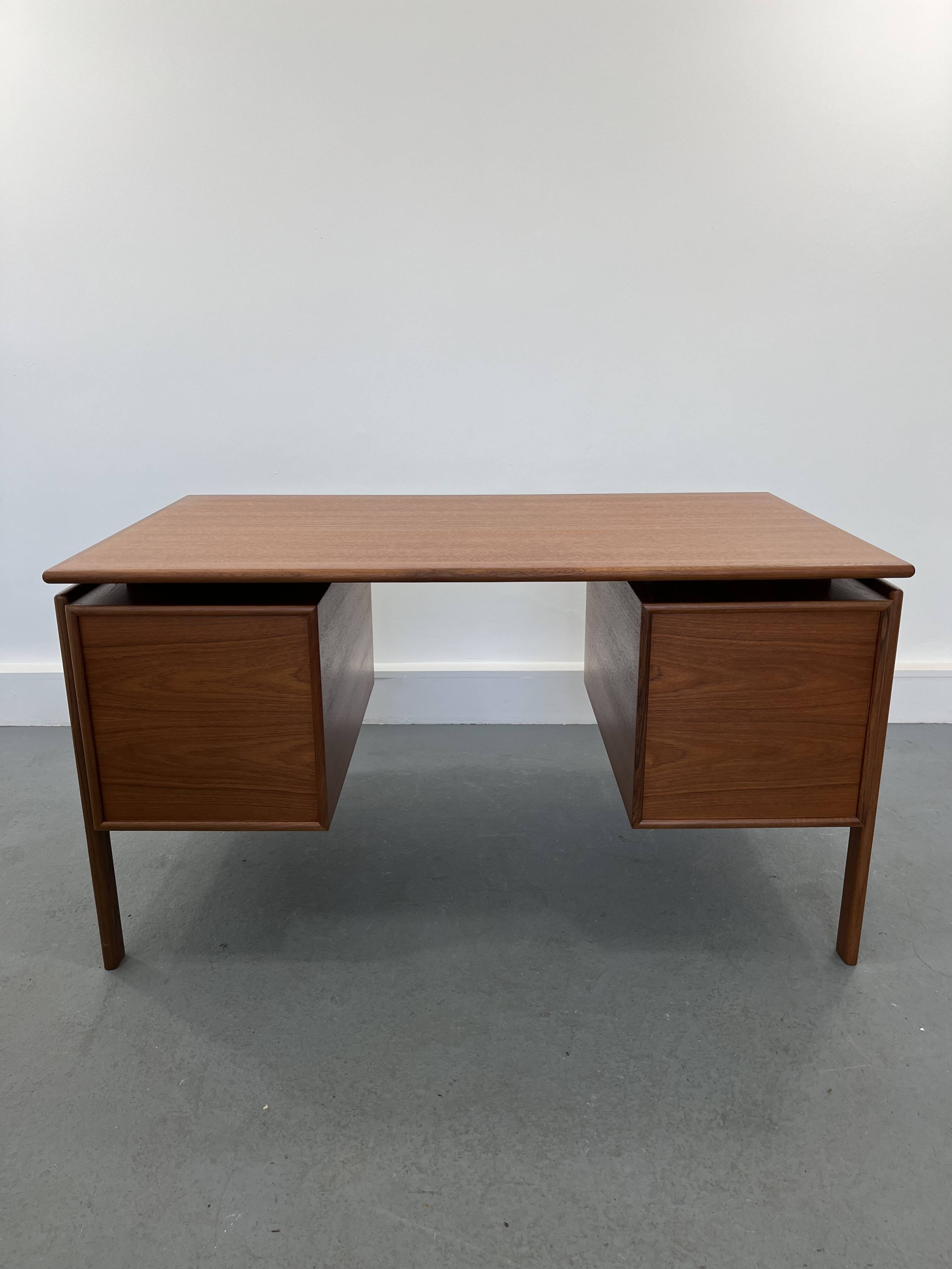 Mid-century teak freestanding desk from gv mobler, 1970s