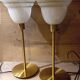 Duo lampes de chevet rétro chic métal doré, globes blancs drappés