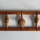 Portemanteau mural en bois tourné