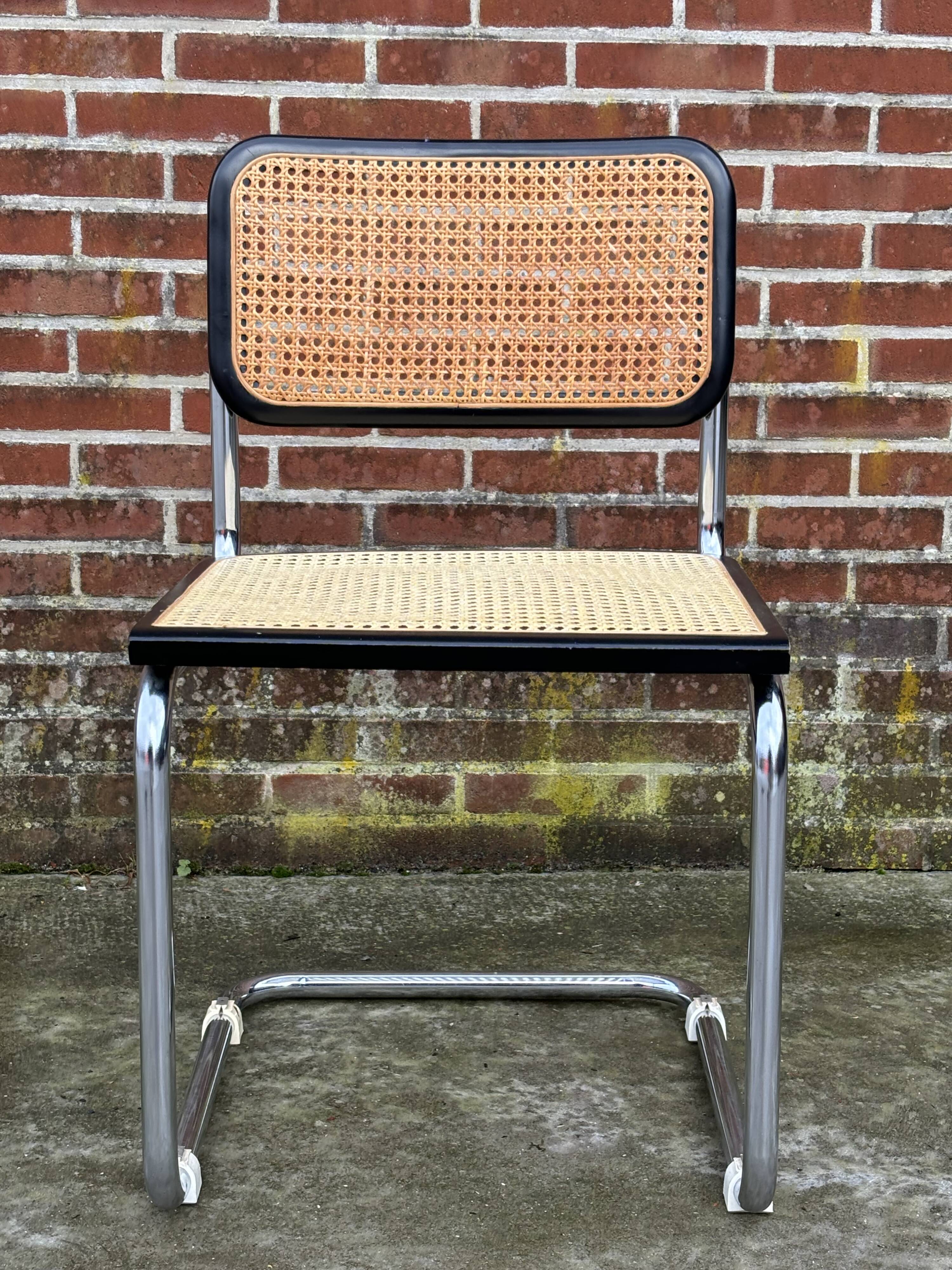 Cesca chair b32 model in chrome and black