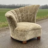 Asymmetrical Hollywood chair