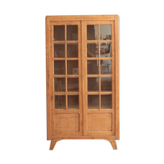 Armoire parisienne vitrine
