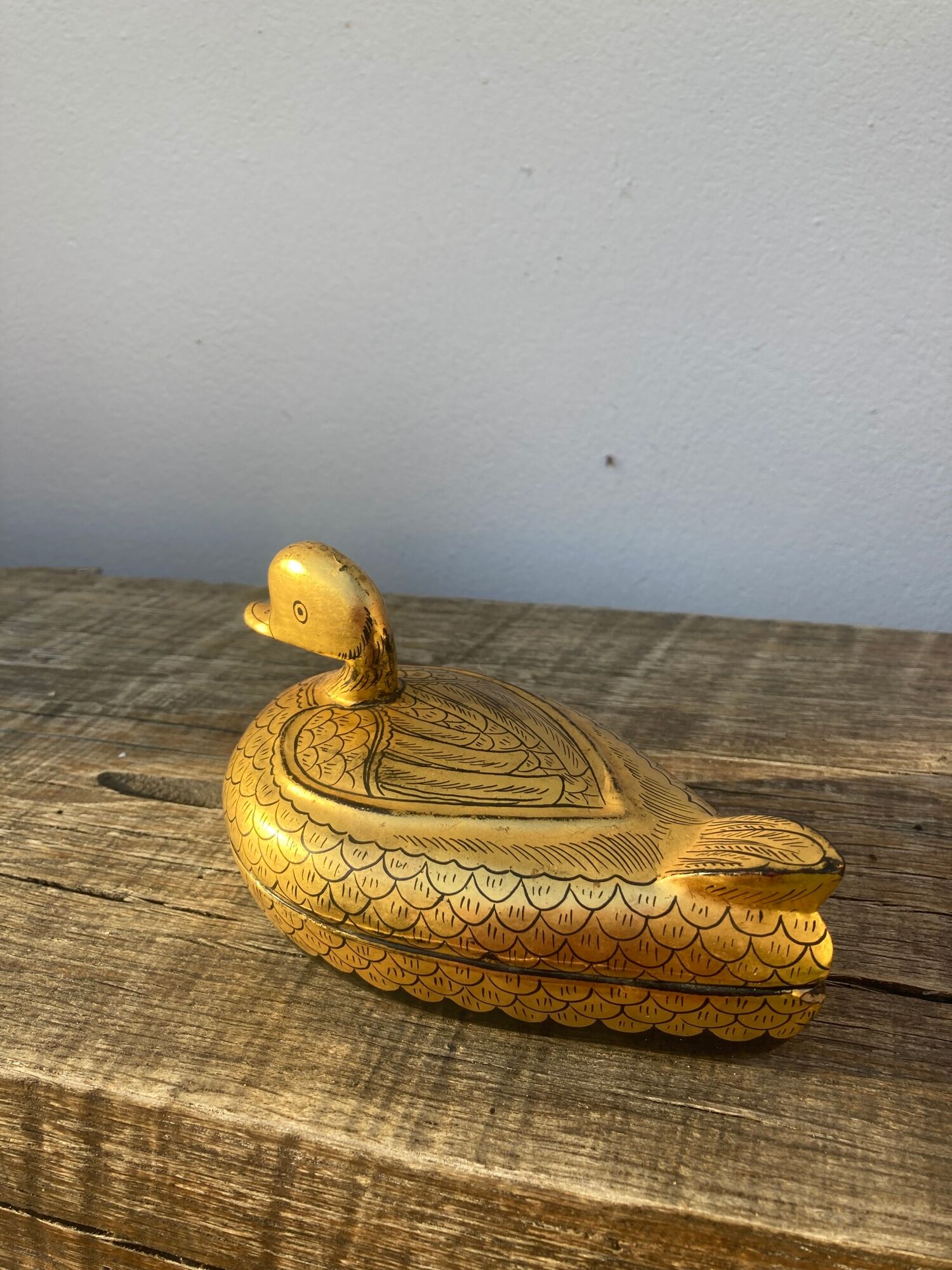 Golden lacquered wooden duck from Burma mid-twentieth forming a box