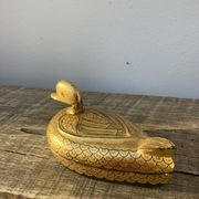 Canard en bois en laqué dorée de Birmanie milieu XXème formant une boîte