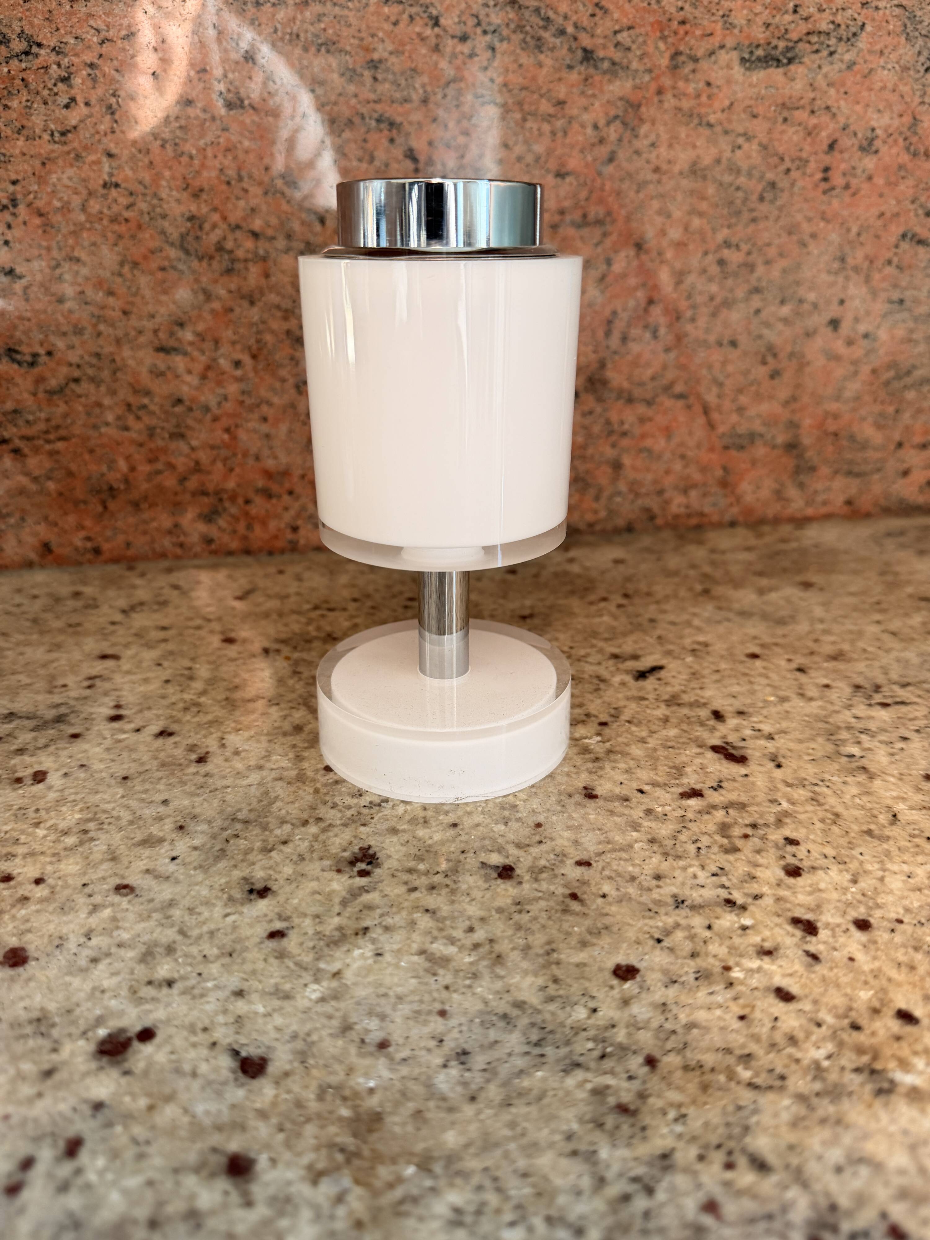 Briquet de table vintage Sarome Japon en plastique blanc