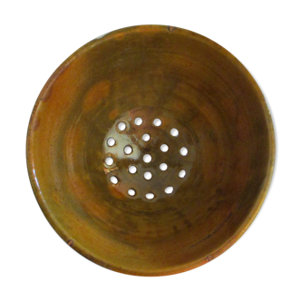 Enamelled terracotta strainer