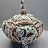 Soupière sur pied de lion en céramique Italienne, style antique capodimonte
