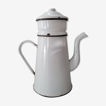 White enamelled teapot coffee maker