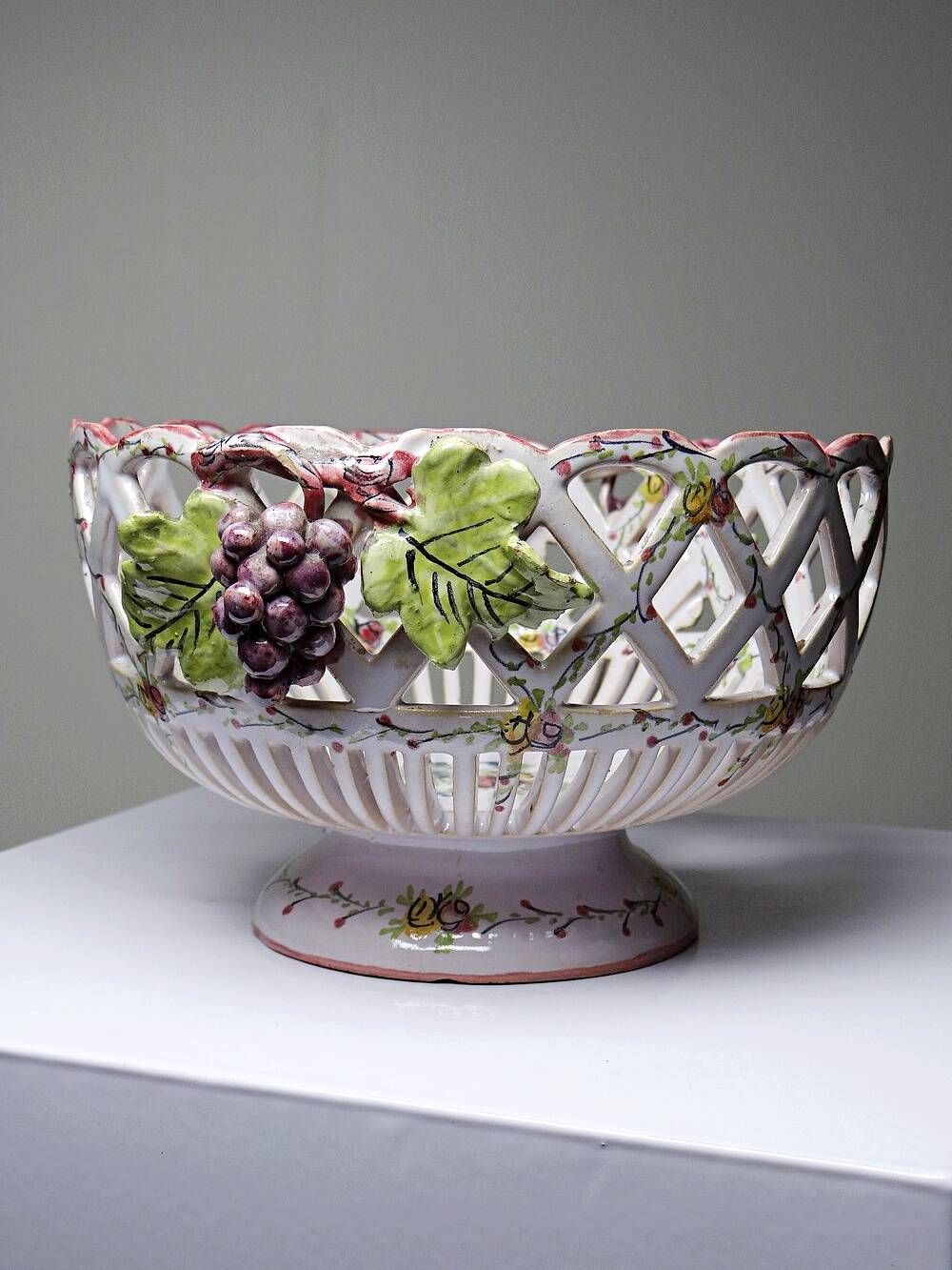 Openwork bowl in painted earthenware, Émile Tessier Le Croisic, 30-50's accident