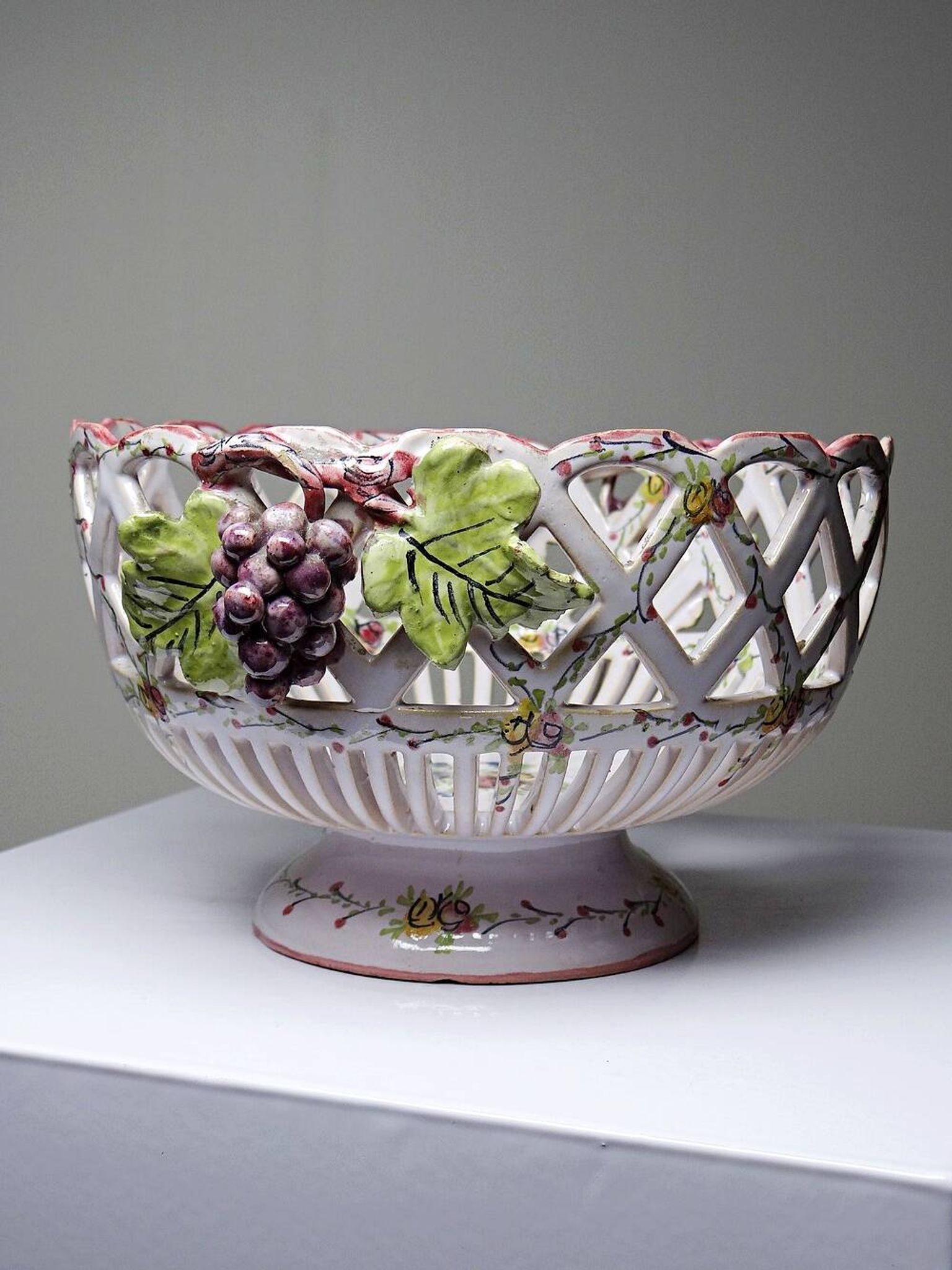 Openwork bowl in painted earthenware, Émile Tessier Le Croisic, 30-50's accident