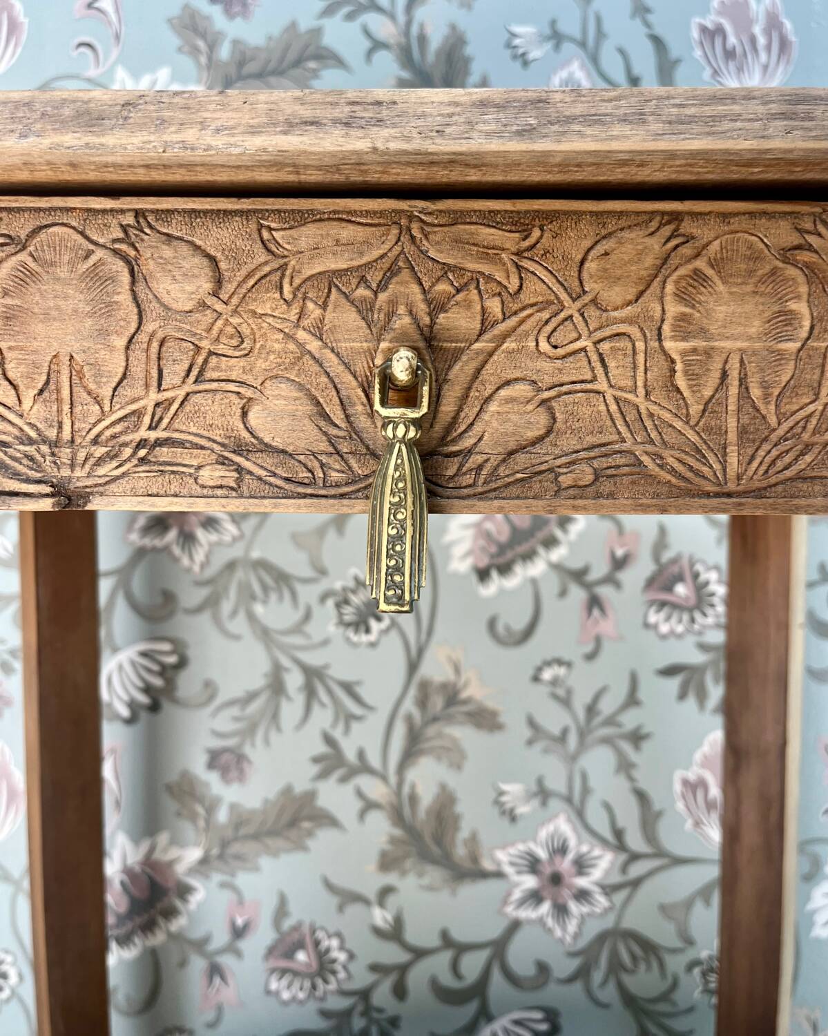 Art Deco console / side table
