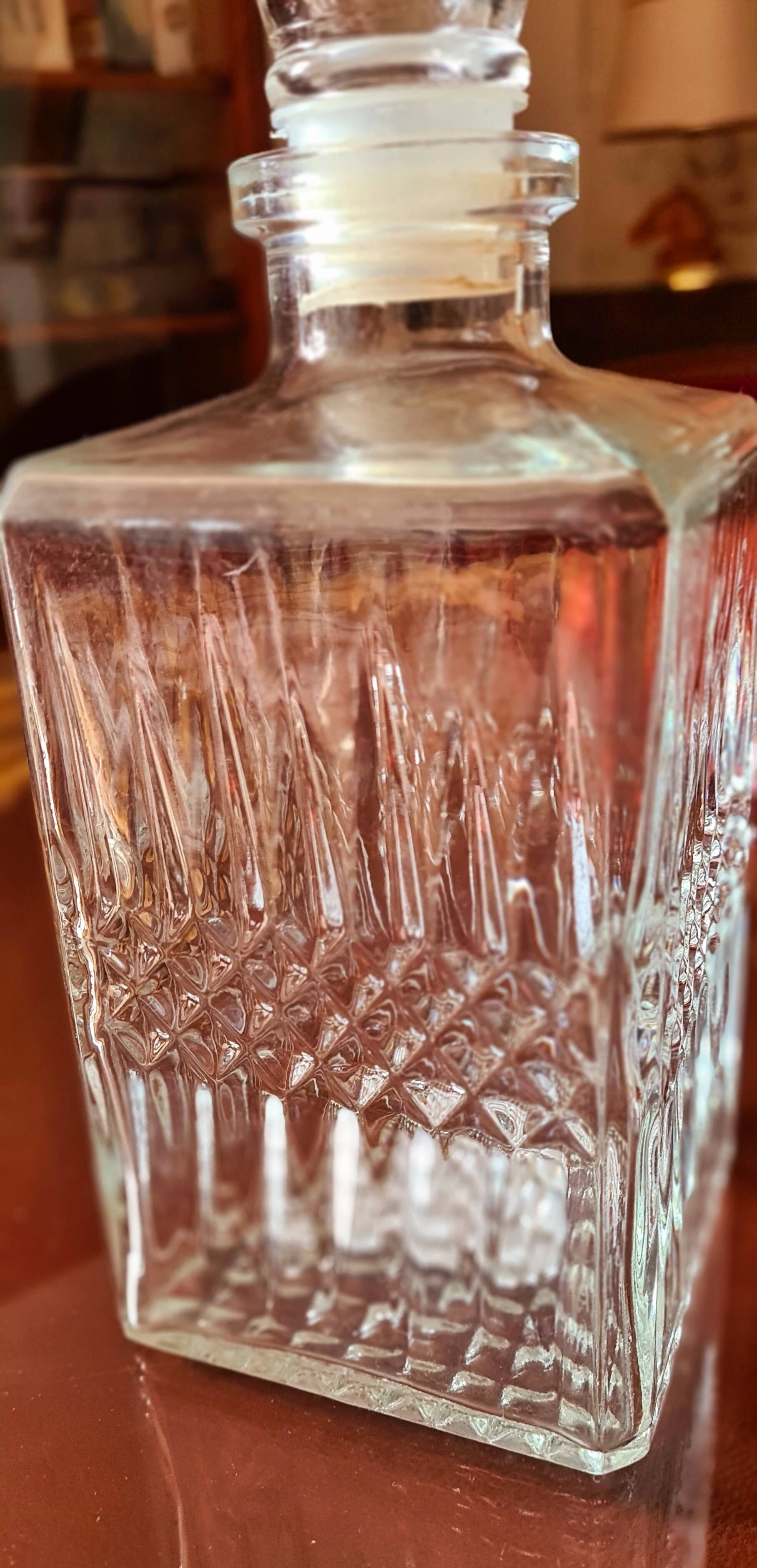 Whiskey decanter