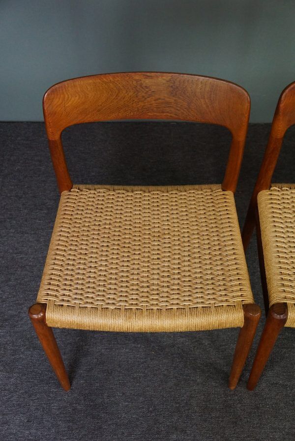 Set of 6 chairs and dining table Niels Otto Møller