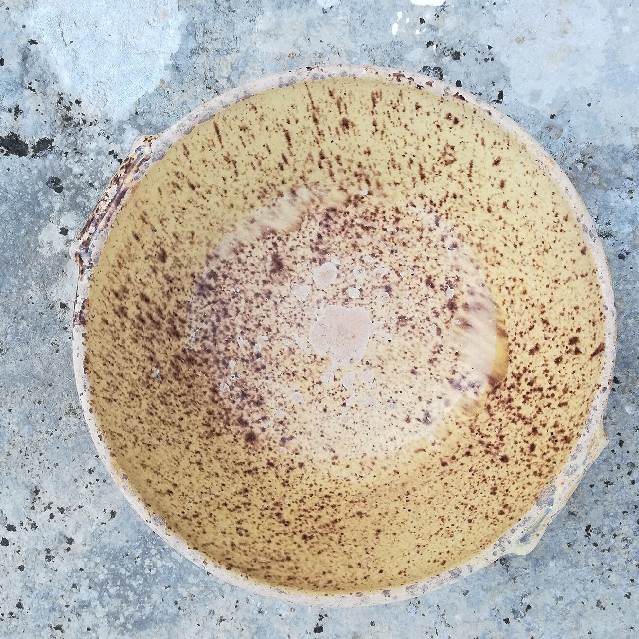 Etrepigney earthenware dish