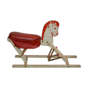 Cheval à bascule en bois