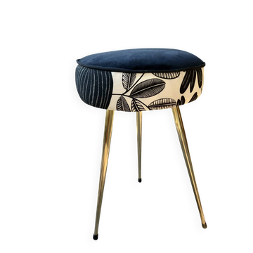 Pelfran style tripod stool