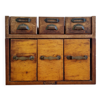 Meuble de métier avec tiroirs