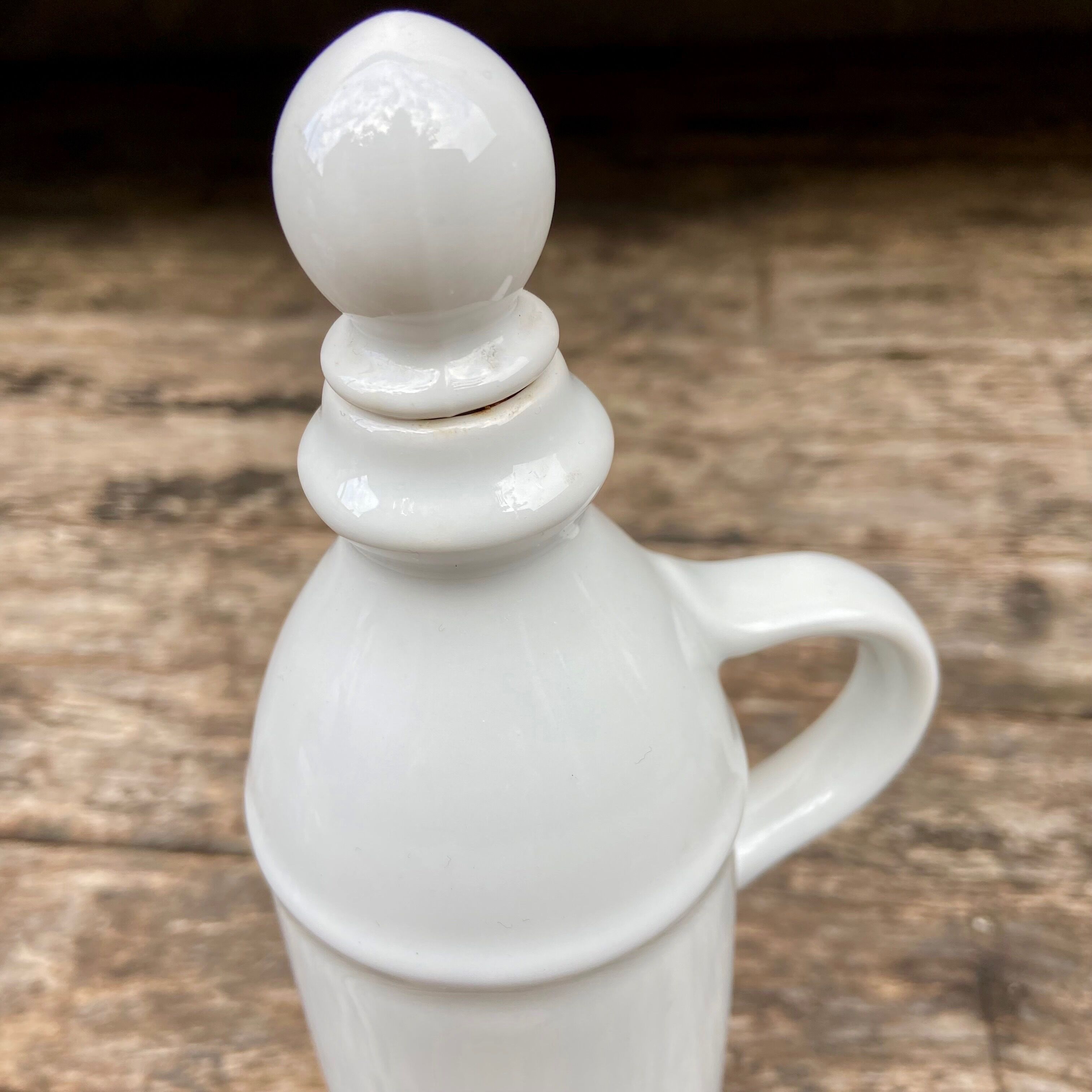 Bouteille en porcelaine