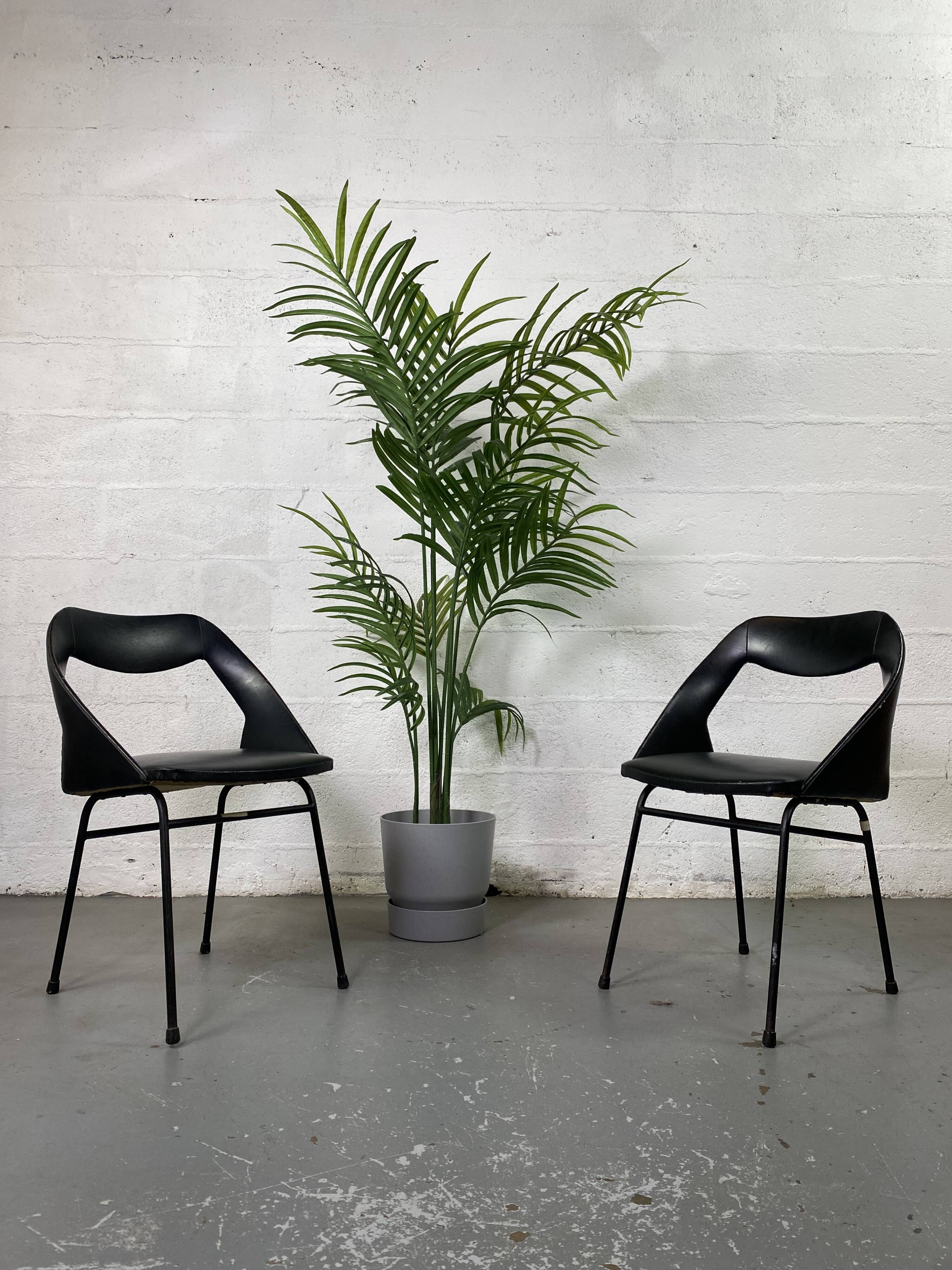 Paire de fauteuils Louis Paolozzi noir