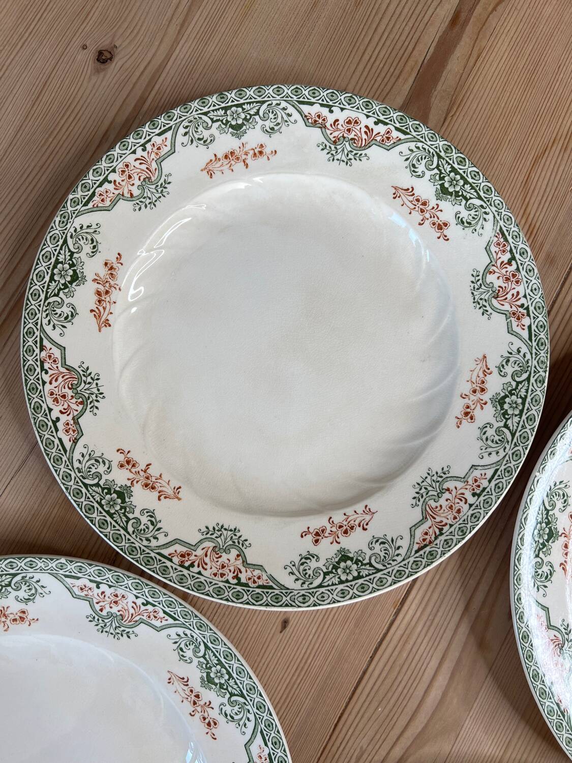 Set of 4 Longwy Bruges plates