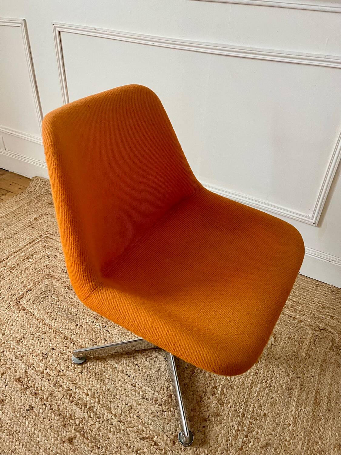 Robin Day swivel chair, 1970s