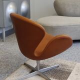 Arne Jacobsen Swan chair by Fritz Hansen