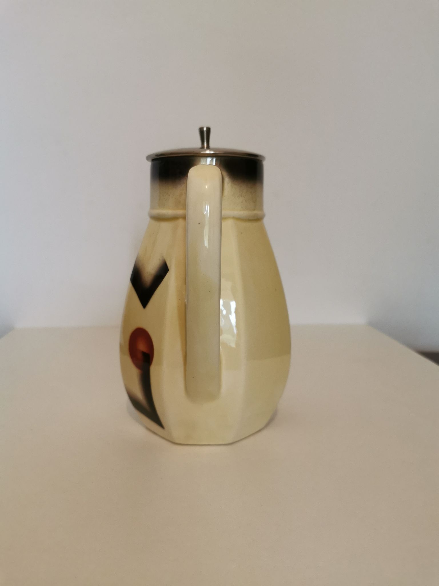 Pichet tisanière art déco en demi porcelaine "badonviller"