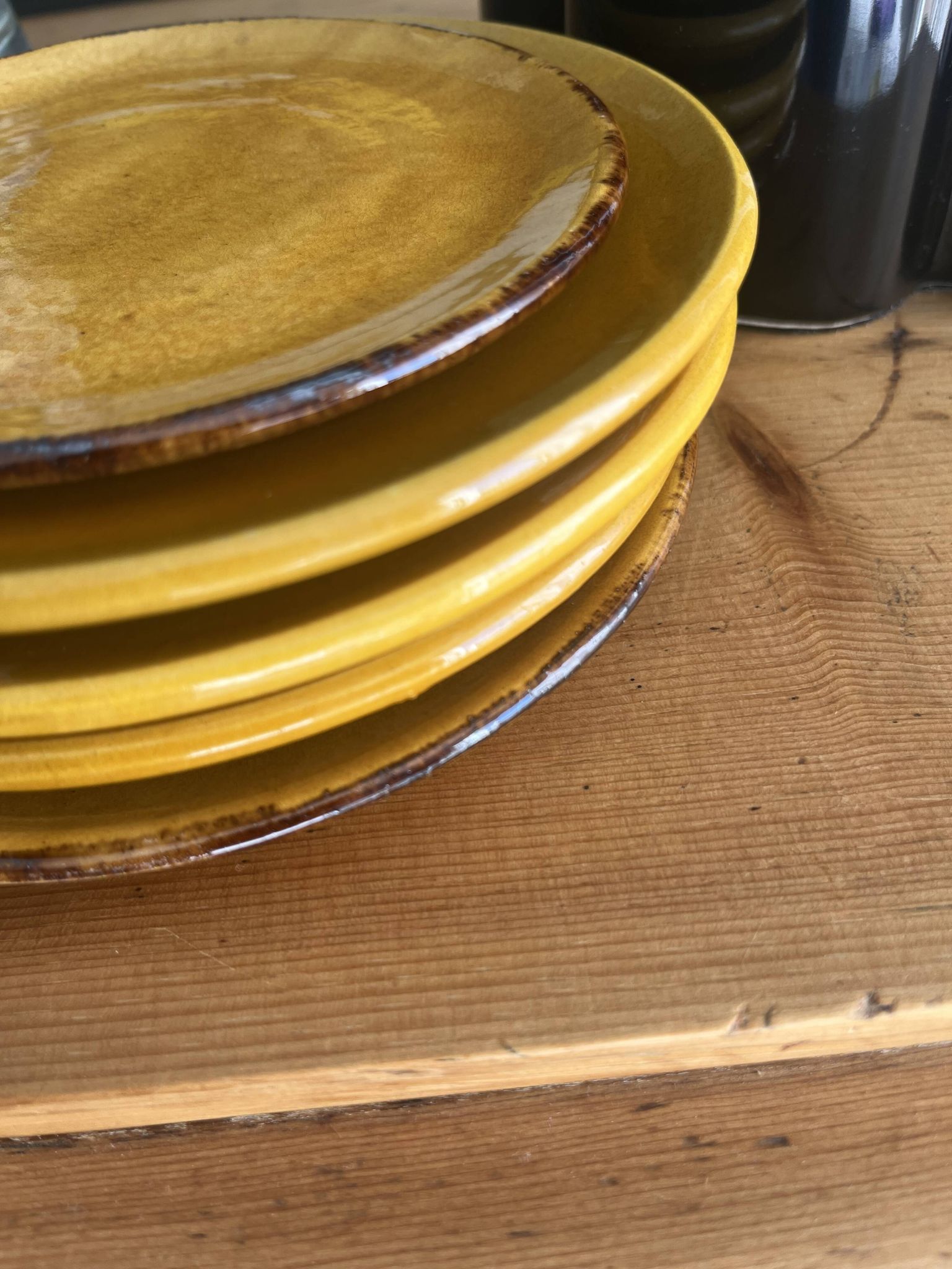 5 assiettes en céramique années 60, style Biot