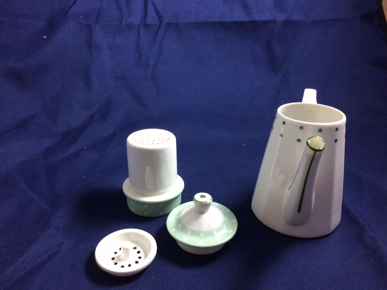 Former porcelain coffee maker with the late Limoges- Chapus