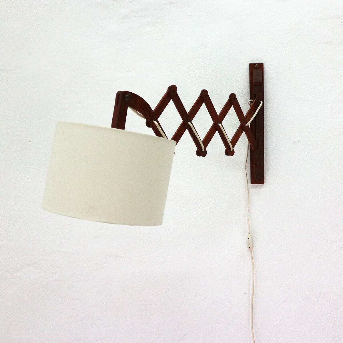 Wall lamp with extendible teak arm 1960