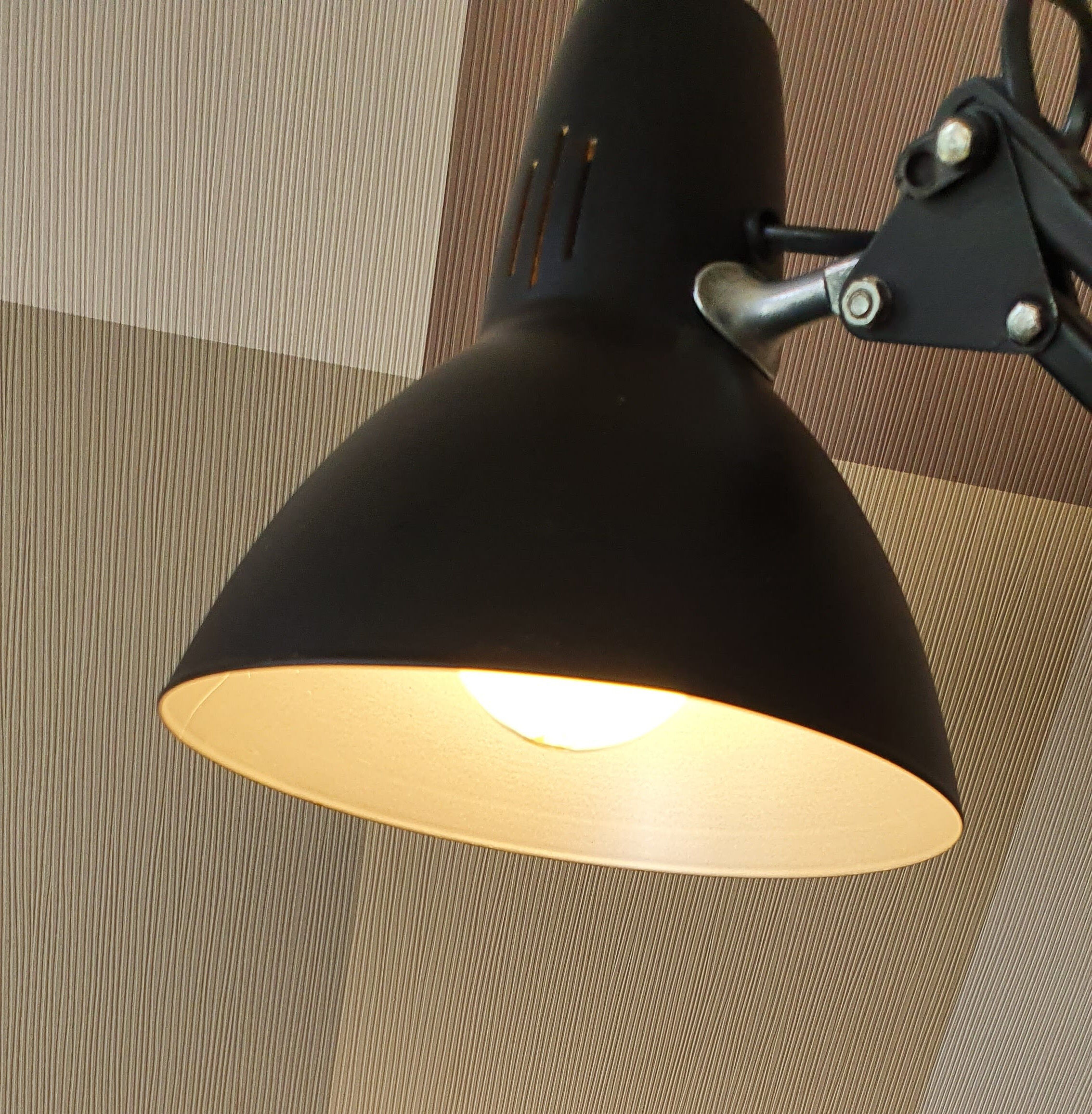Twist 70s desk lamp