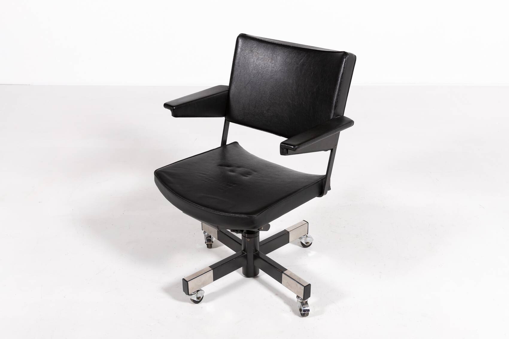 Gispen desk chair Model 1637 by AR Cordemeyer