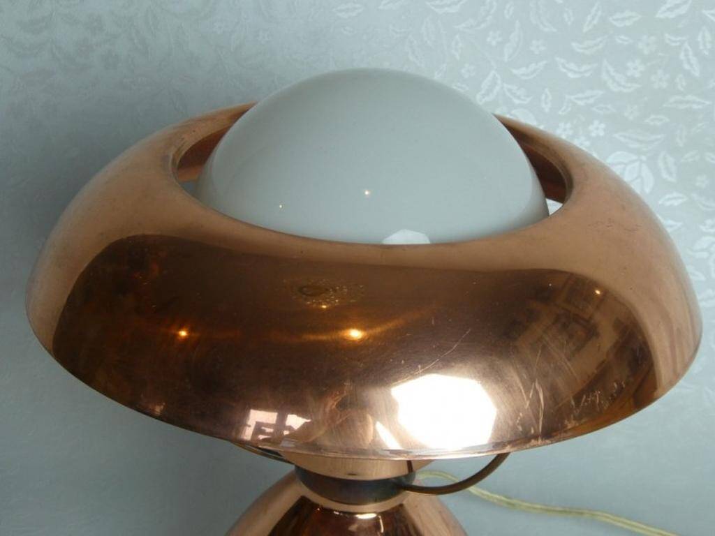 Lampe de table OVNI