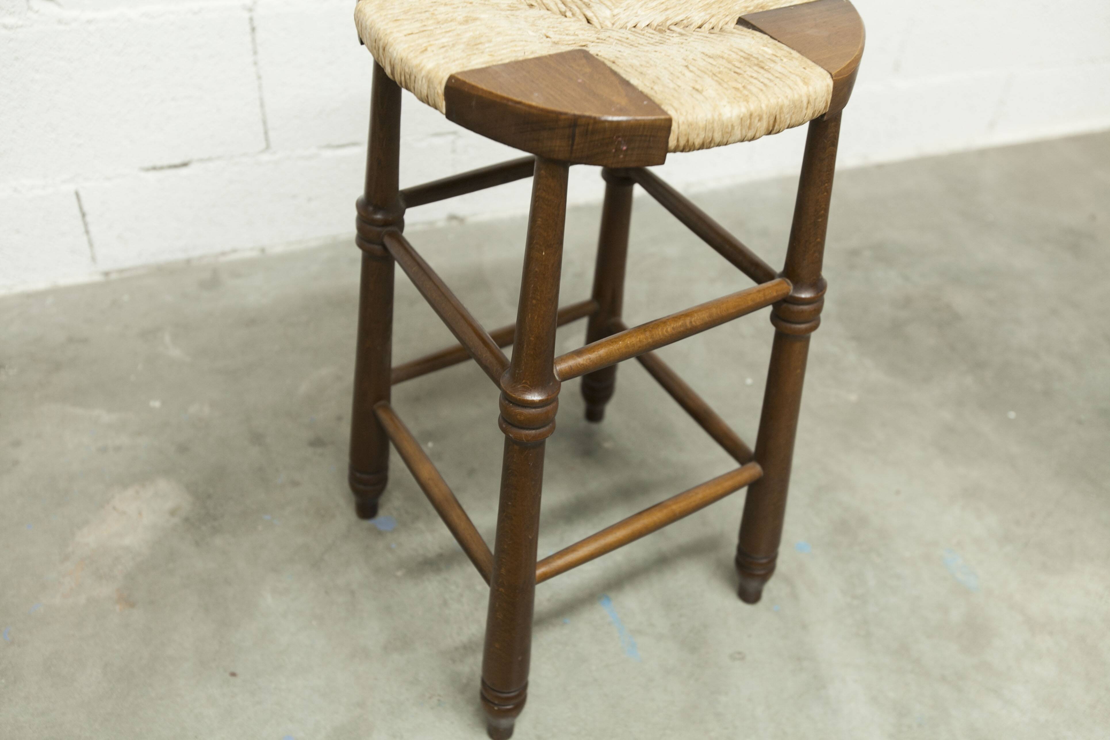 Tabouret brutaliste bois et paille 1960 59cm