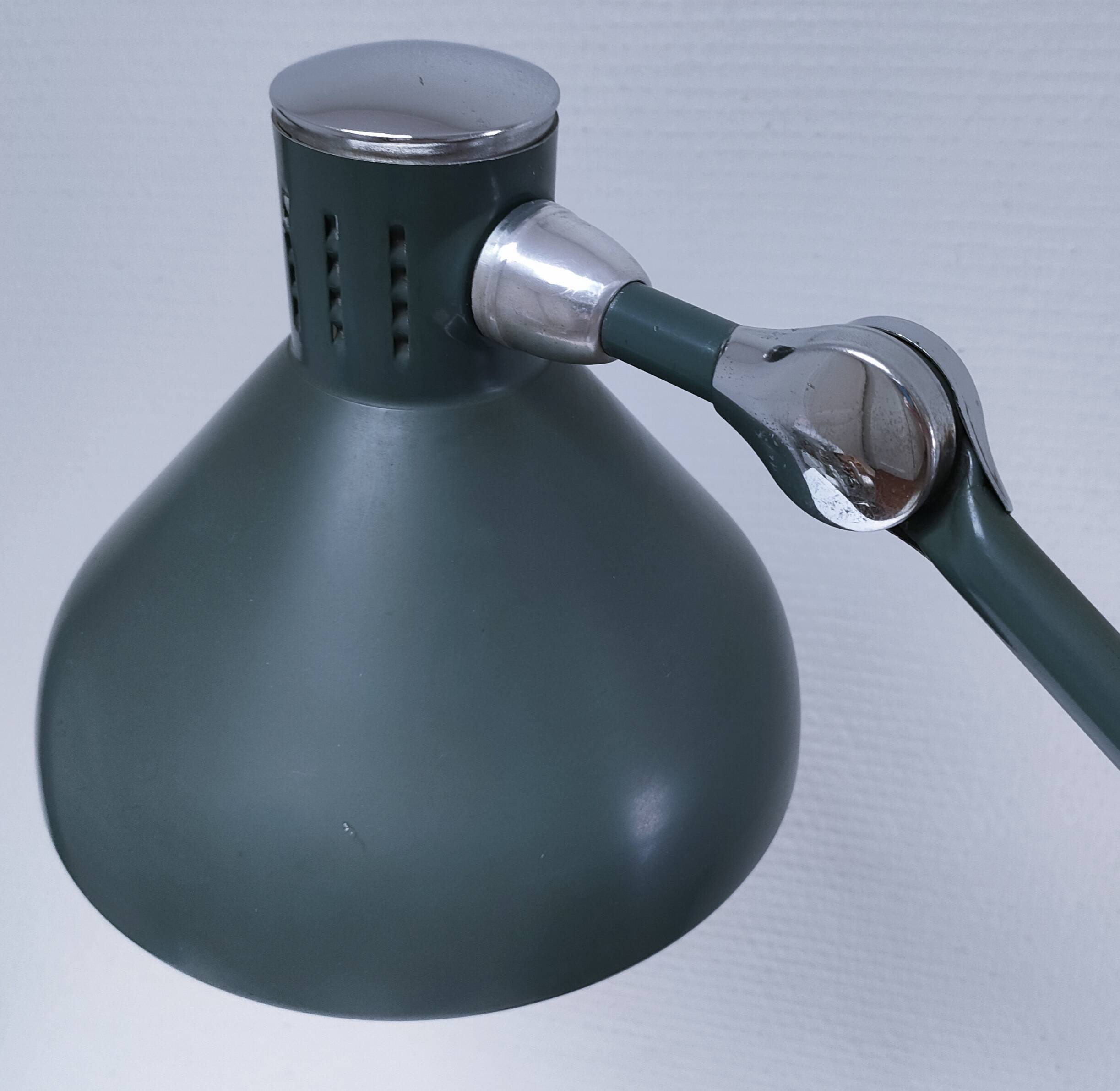 JUMO GS1 khaki lamp from the 50s design