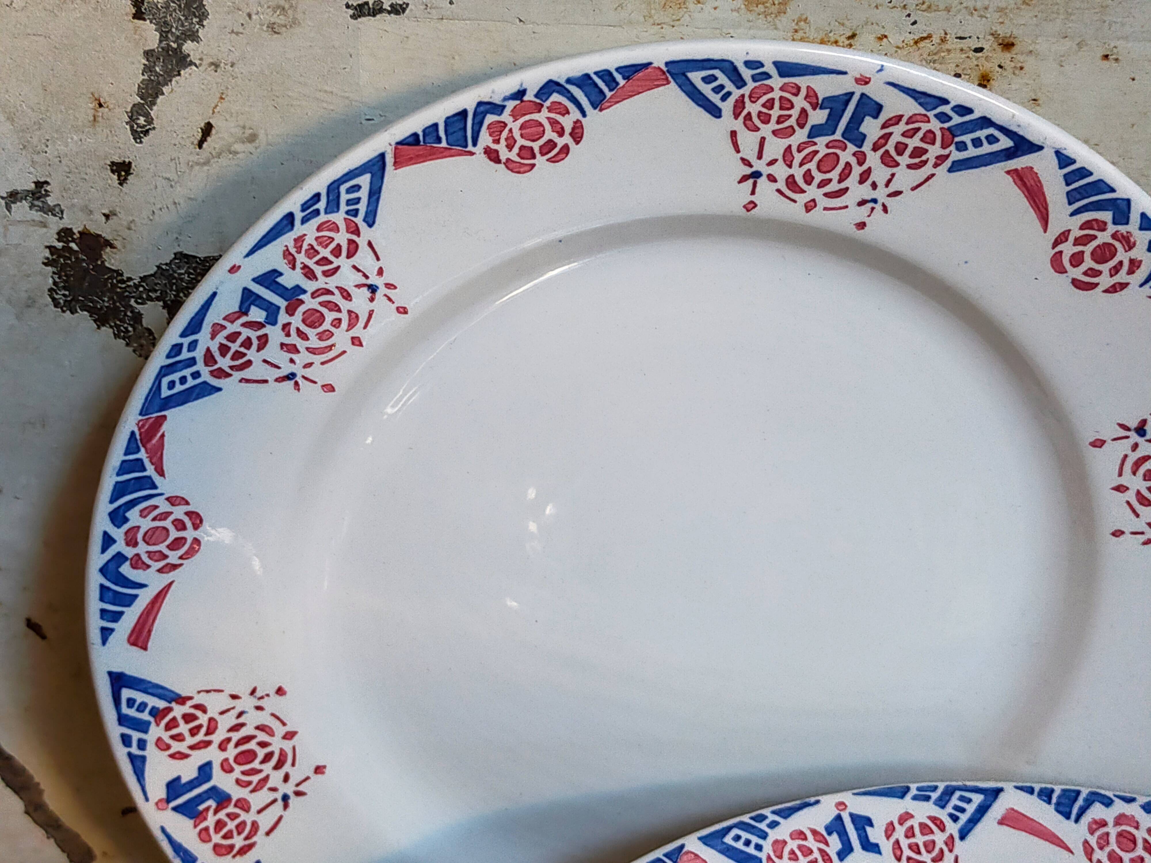 Nine Sarreguemines earthenware dessert plates, Brunoy service, 1940s