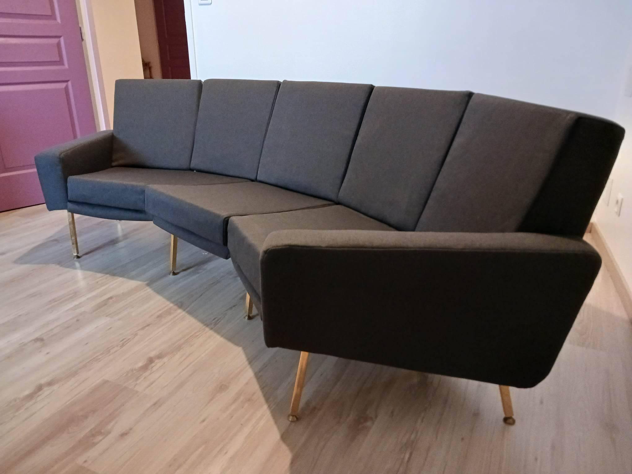 Panoramic model sofa produced by Airborne 1954 by Pierre Guariche